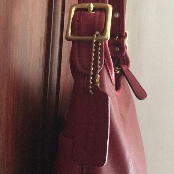 Sold - Picture 3 of 5